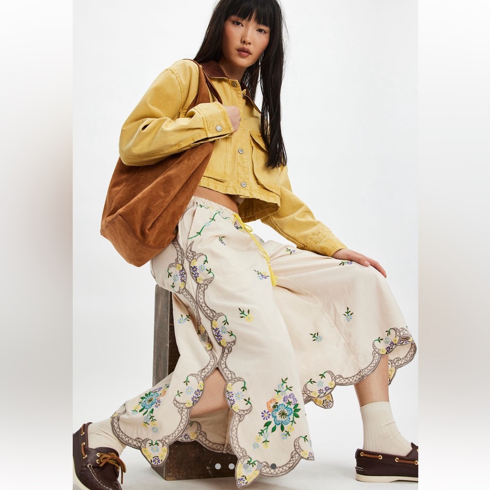 Free People Bali Bermuda Floral Embroidered Cropped Wide Leg Pants L